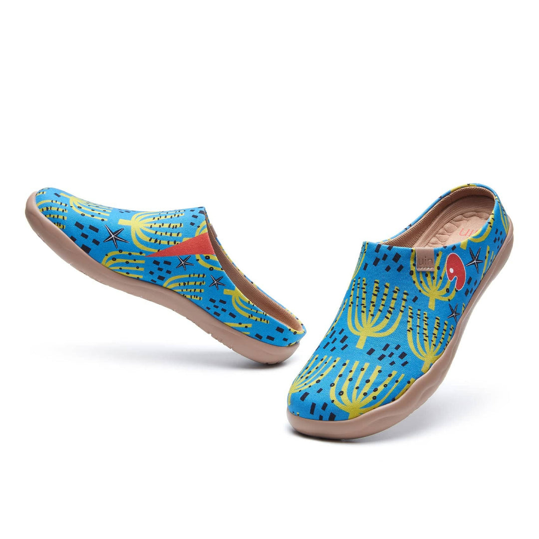 UIN Footwear Women Happy Corals Malaga Women Canvas loafers