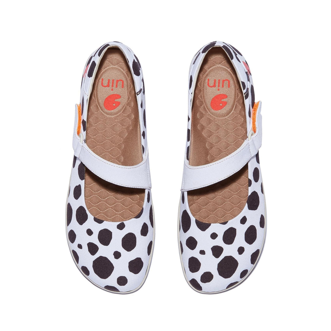 UIN Footwear Women Spotted Dog Illetes III Women Canvas loafers