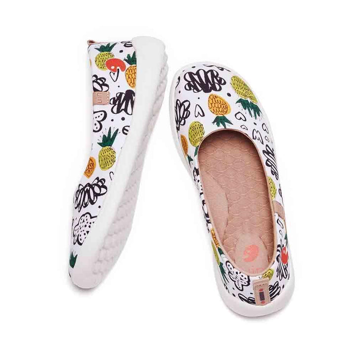 UIN Footwear Women Sweet Pineapple Canvas loafers