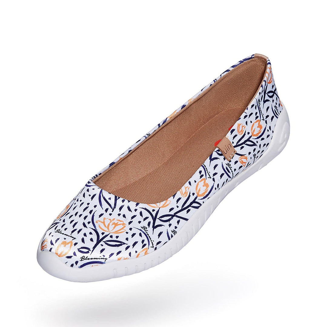 UIN Footwear Women Tulip in May 4 Minorca III Women Canvas loafers