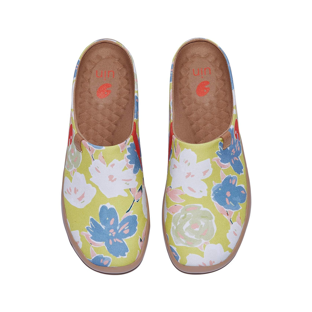 UIN Footwear Women Wildflower Fragrance Malaga Women Canvas loafers