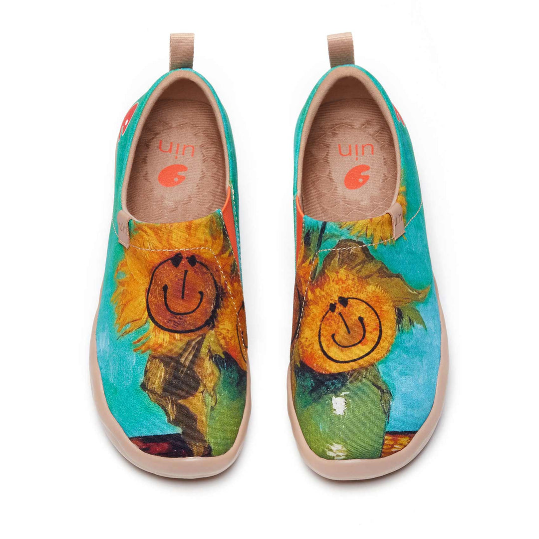 UIN Footwear Women Foral Smiley Toledo I Women Canvas loafers