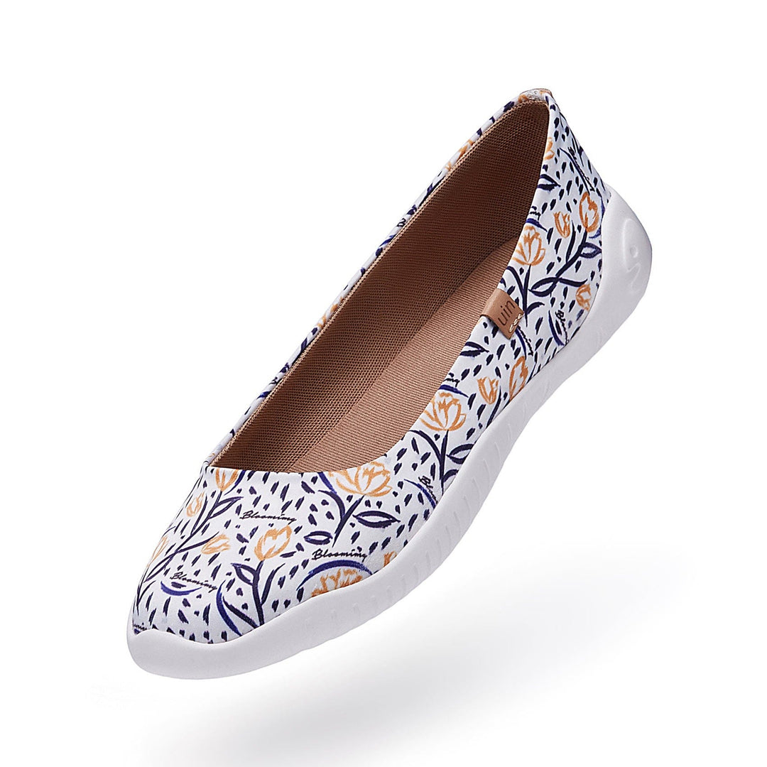 UIN Footwear Women Tulip in May 4 Minorca III Women Canvas loafers